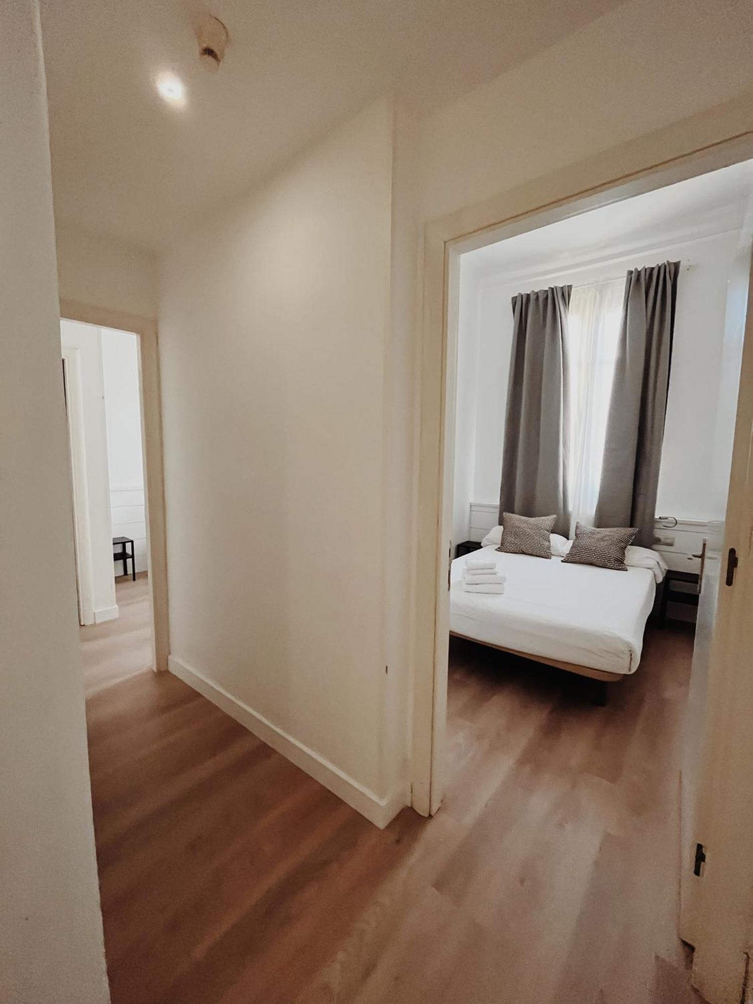 Apartamentos Express By Gaiarooms Barcellona Esterno foto